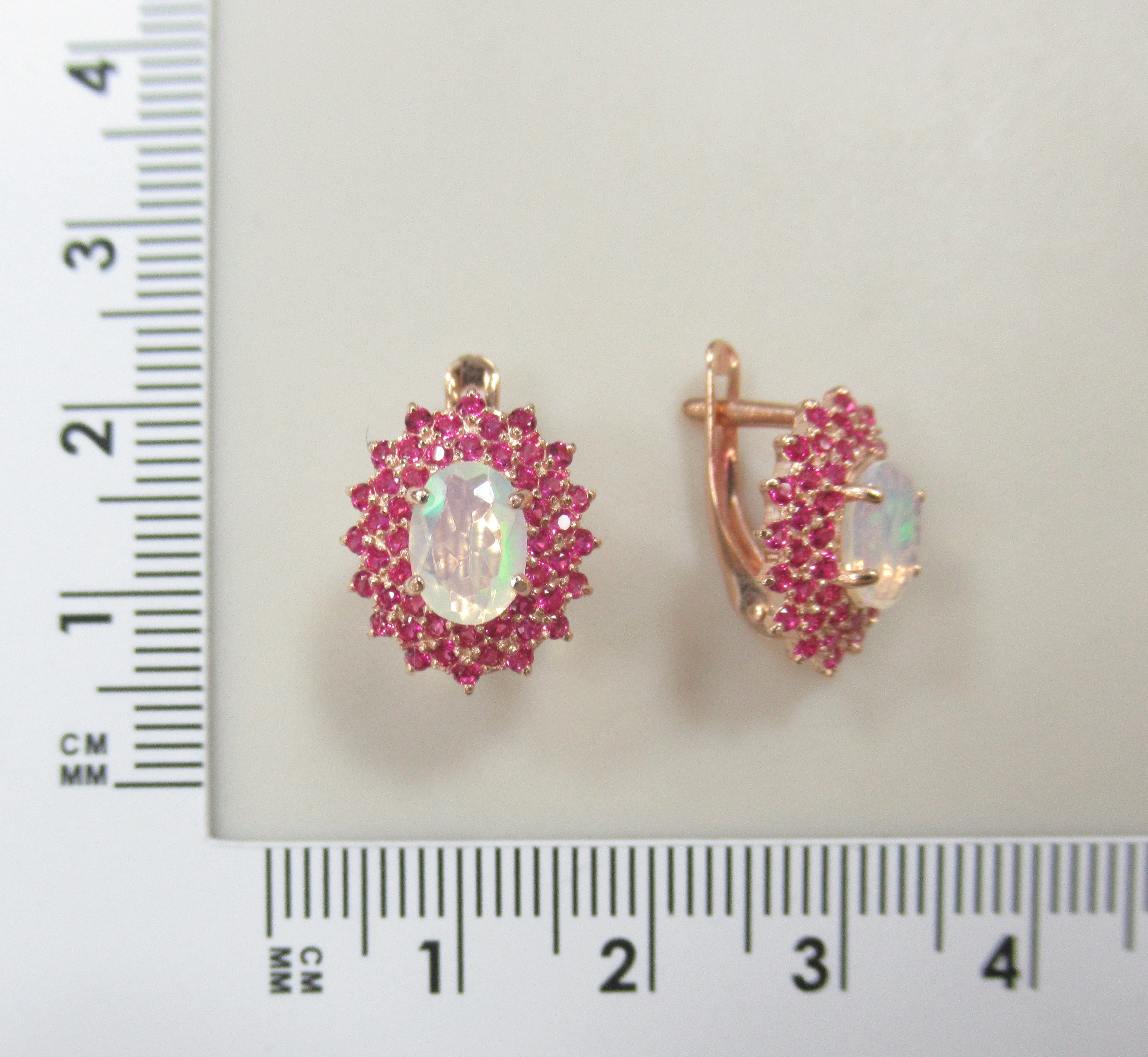 Серебряные серьги с опалами